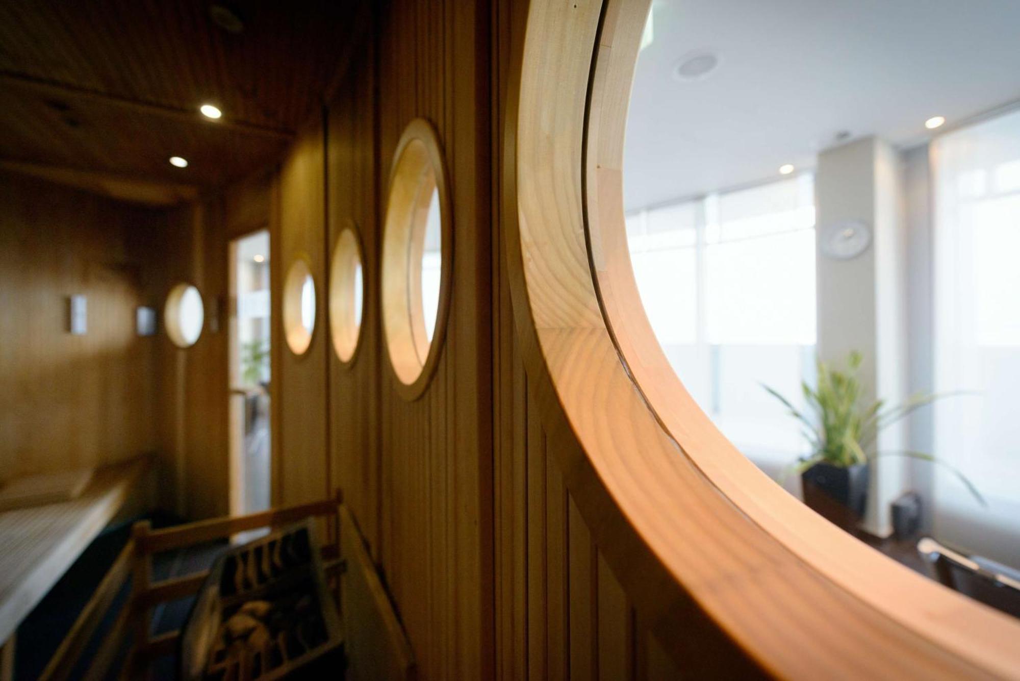 Atlantic Hotel Sail City Μπρέμερχαφεν Εξωτερικό φωτογραφία